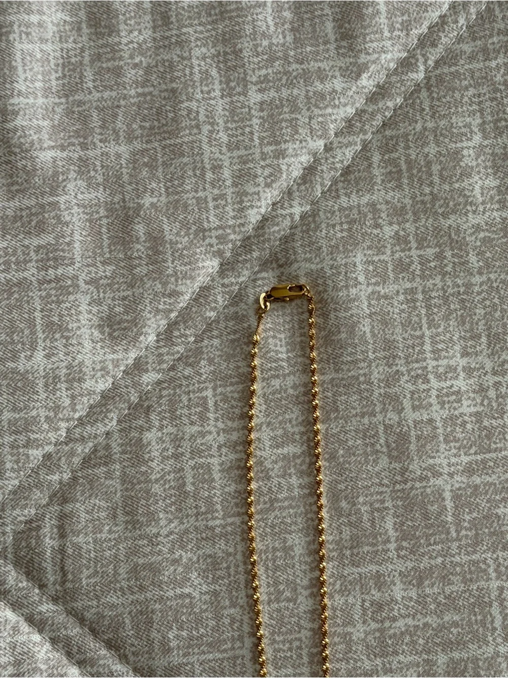 N/A elegant gold